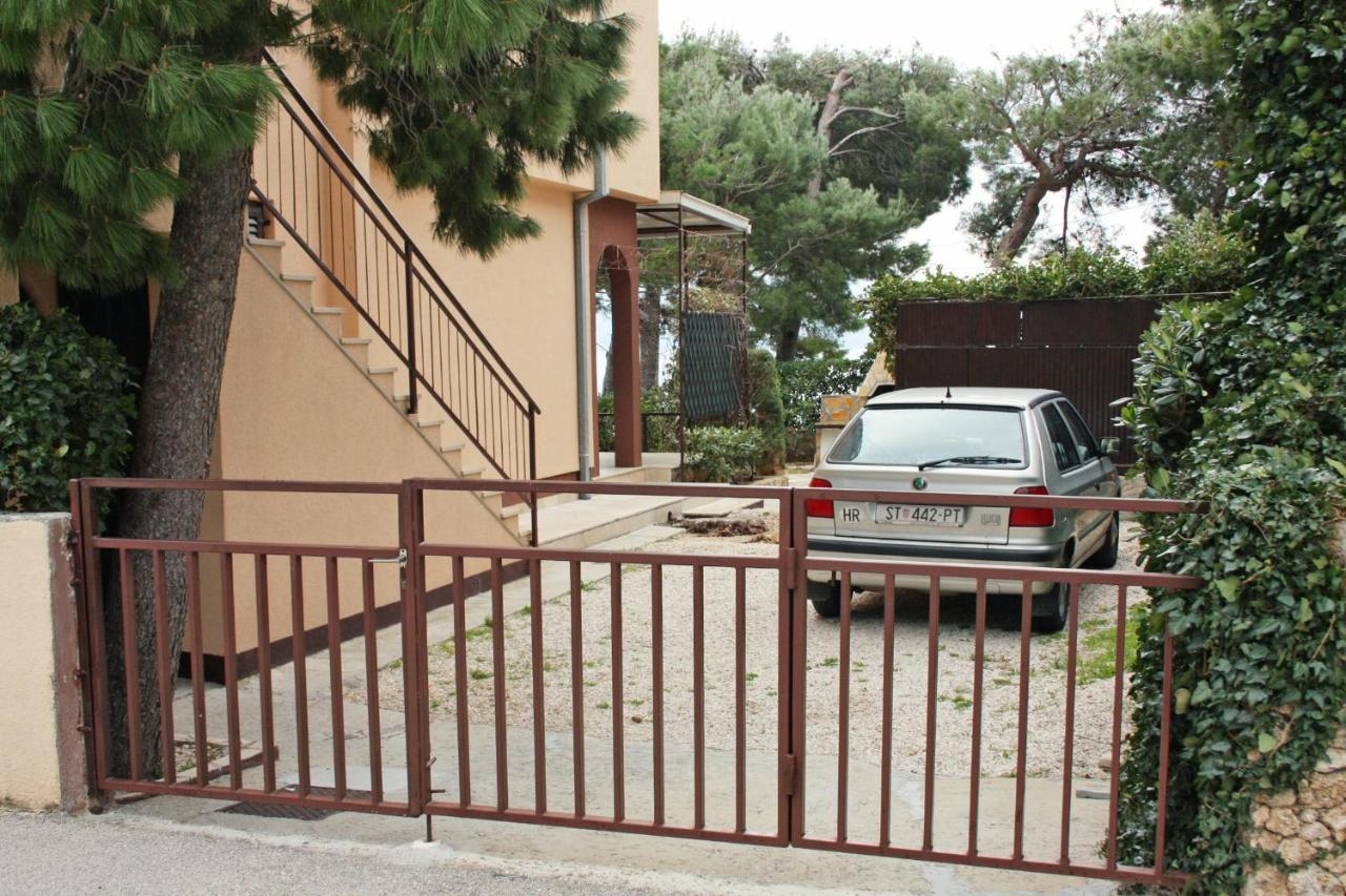Apartments By The Sea Nemira, Omis - 5884 Tice 외부 사진