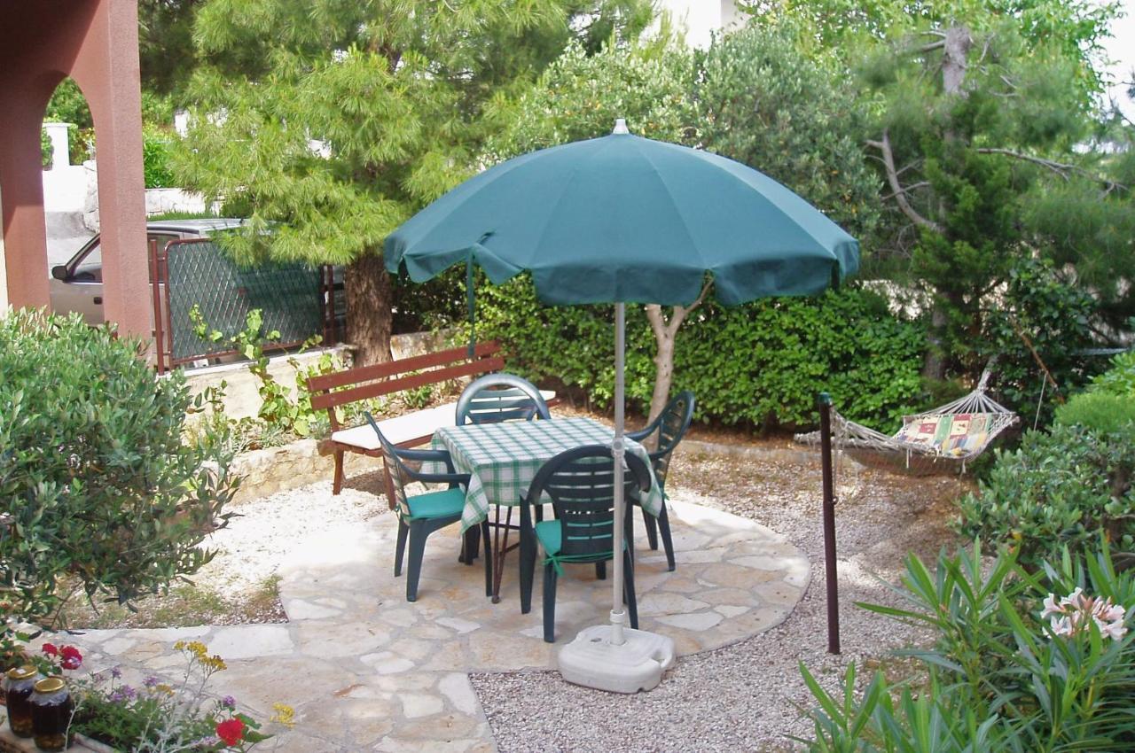 Apartments By The Sea Nemira, Omis - 5884 Tice 외부 사진