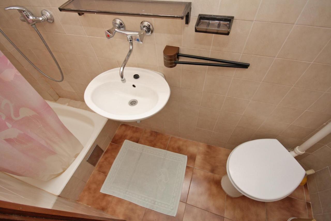 Apartments By The Sea Nemira, Omis - 5884 Tice 외부 사진